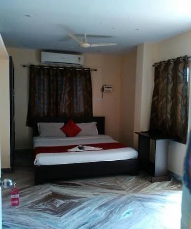 Appartamento Sunshine Castle- Gachibowli Hyderabad Esterno foto